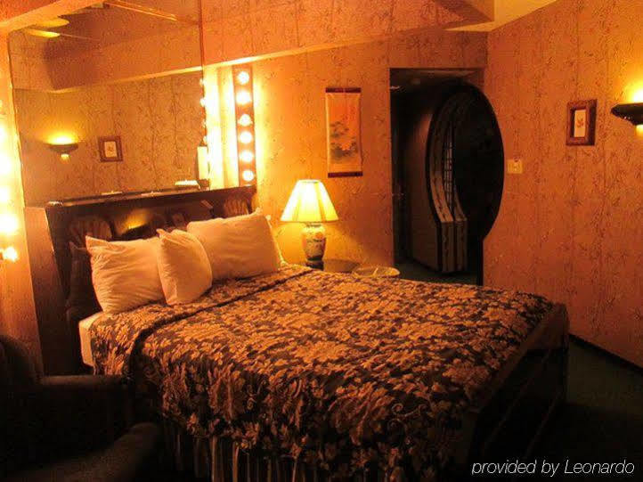Red Carpet Inn Fanta Suites Hotel جرينوود المظهر الخارجي الصورة