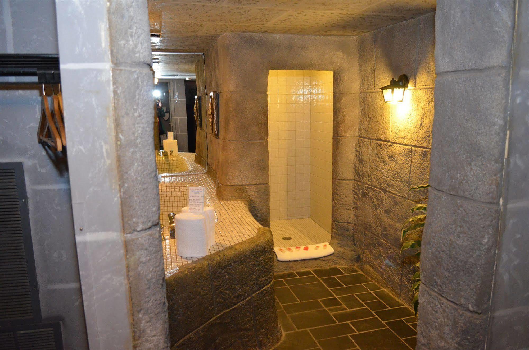 Red Carpet Inn Fanta Suites Hotel جرينوود المظهر الخارجي الصورة