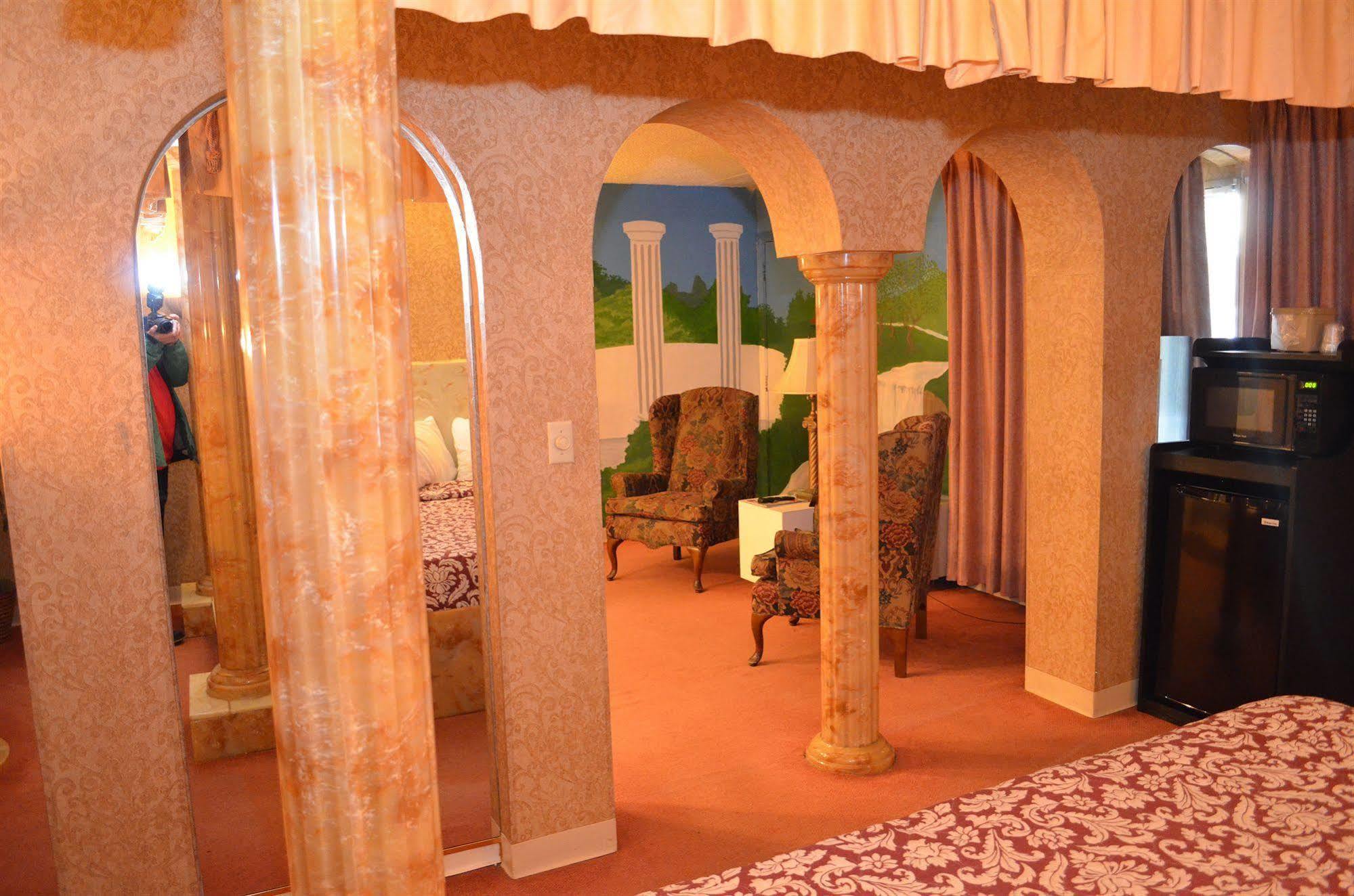Red Carpet Inn Fanta Suites Hotel جرينوود المظهر الخارجي الصورة